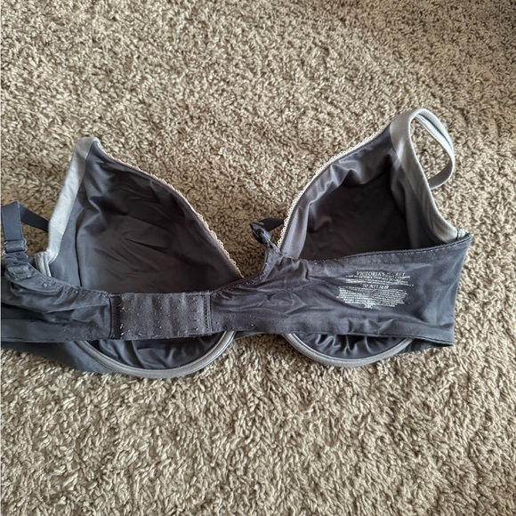 Victoria’s Secret bra size 38C - Picture 3 of 5